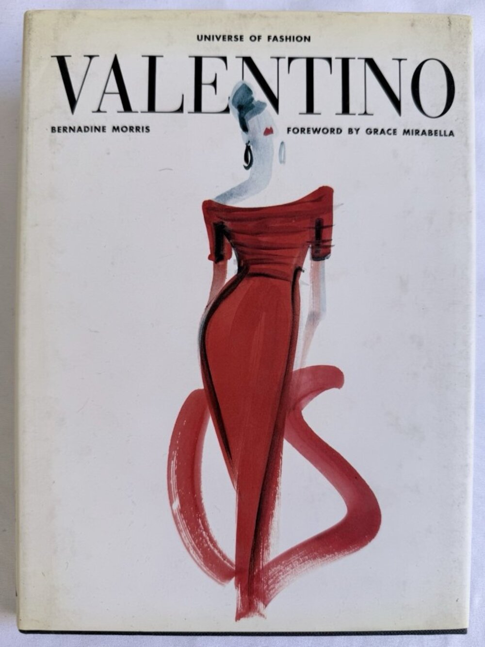 Universe of Fashion - Valentino - Bernadine Morris